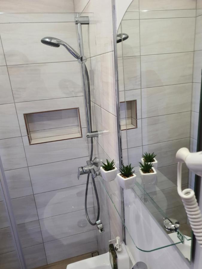 Jasna Hotelik Self Check-In 바르샤바 외부 사진